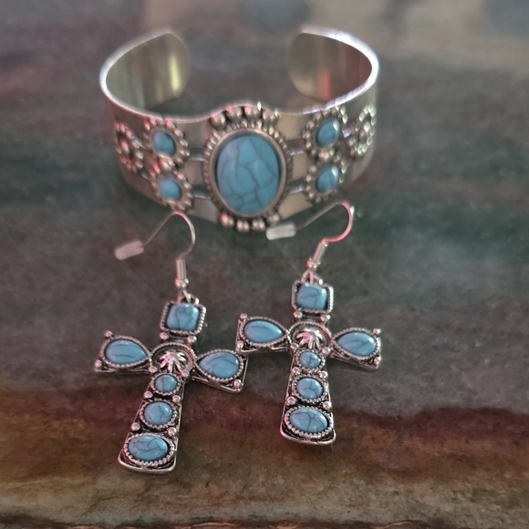 Turquoise and Silver Cross Earrings Bracelet bundle - Picture 3 of 4